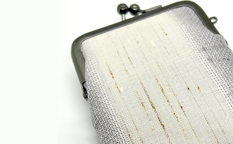 がま口ポーチS ぜんまい紬 白色 ファッション小物 財布 ファッション 