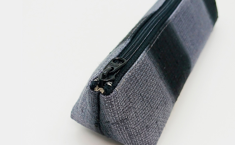 ペンポーチ ぜんまい紬 灰色 雑貨 日用品 文房具 