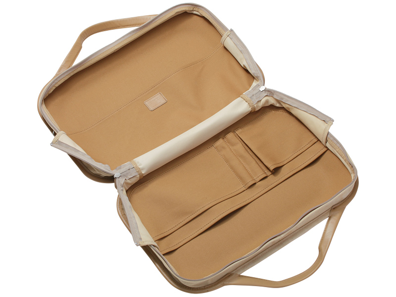 木製バッグ 【monacca-bag/Roots Naturalプレーン（B4サイズ対応）】 ビジネスバッグ 木製ビジネスバッグ 鞄 カバン バッグ 木のかばん メンズ レディース ファッション 木製 木の プレゼント 贈り物 父の日 母の日 敬老の日 個性的 杉 間伐材  高知県 馬路村