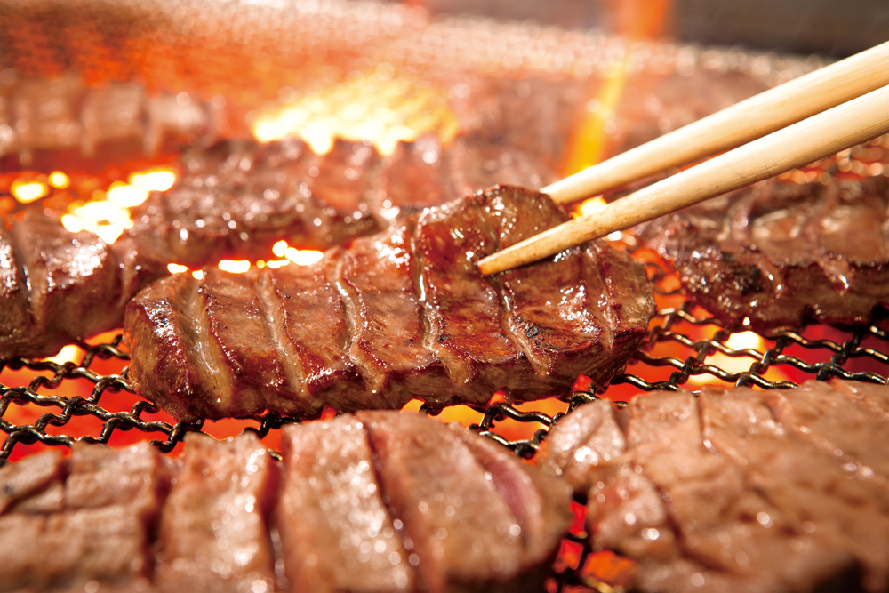 宮城県富谷市のふるさと納税 仙台名物 味の牛たん喜助×内ケ崎酒造店 職人仕込牛たん＆鳳陽清酒セット (牛タン 塩 しお 地酒 日本酒 肉 老舗 専門店 きすけ) [0308]