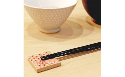 山中漆器 こもん箸置 6ヶセット 箸置き 6個 セット さくら あさのは うろこ しっぽう とんぼ いちまつ 漆器 伝統工芸 工芸品 国産 日本製  テーブルウェア 復興 震災 コロナ 能登半島地震復興支援 北陸新幹線 F6P-2368
