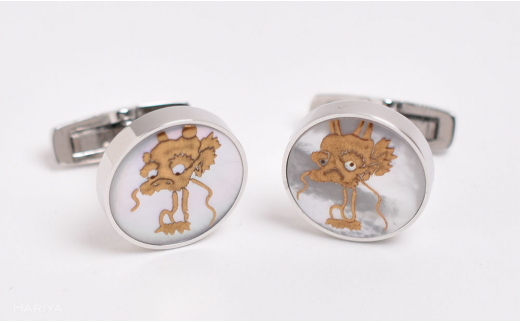 龍蒔絵 白蝶貝カフス 龍 雨龍図 白蝶貝 漆塗り 漆 蒔絵 カフス カフスボタン カフリンクス  アクセサリー ギフト 伝統工芸 工芸品 国産 日本製 うるしアート 復興 震災 コロナ 能登半島地震復興支援 北陸新幹線 F6P-1073