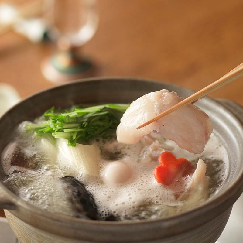 平日限定 山中温泉 花紫 Jr.スイートルーム 1泊 ペアご宿泊券 ＜料理長おまかせ懐石＞ 1泊2食付 平日 露天風呂 ペア 2名 宿泊券 食事付き 宿泊 宿 旅館 ホテル 旅行 レジャー 観光 復興 震災 コロナ 能登半島地震復興支援 北陸新幹線 F6P-2890