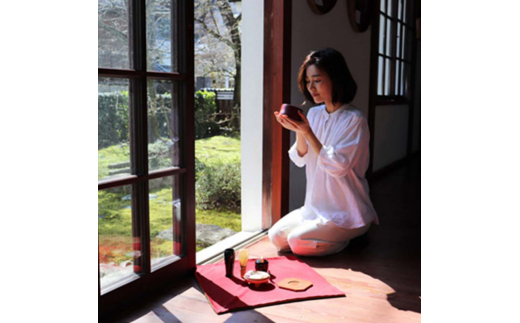 茶道具 お手前セット IPPUKU手づつみ 緋色チリメン SR-1160 お茶道具 一式 セット オリジナル風呂敷 茶椀 棗 足付菓子皿 茶杓 茶筅筒 茶筅 木製コースター 贈り物 ギフト F6P-0978