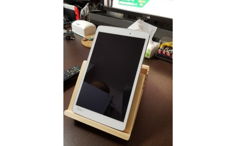 free stand 手作り 雑貨 日用品 工芸品 木 ぬくもり 静電気防止 角度調整 安定 バランス 疲れない 操作 スマホ タブレット 携帯 