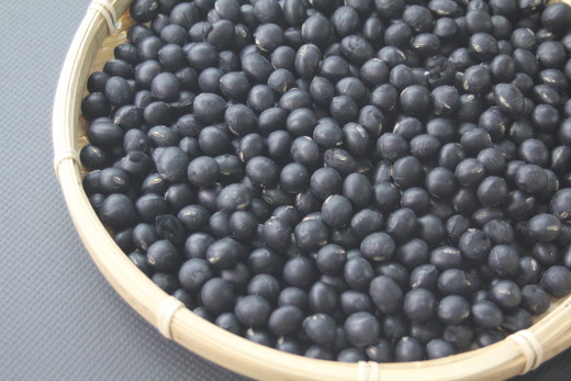 【令和7年12月25日頃より発送】令和7年産　黒豆【1.5kg（500ｇ×3パック）】【AB56W】