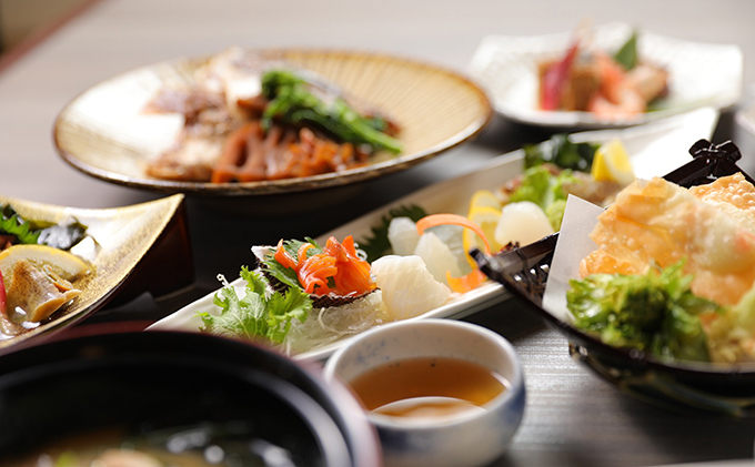 香川県東かがわ市のふるさと納税 【東かがわ市】で味わう絶品オリーブ牛と海鮮のお食事券 チケット