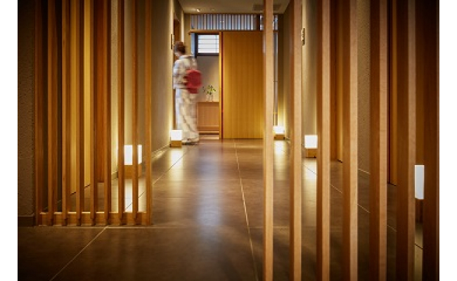 【4等級以上】【近江牛　毛利志満】近江牛　すき焼き・しゃぶしゃぶ用スライス【800ｇ】【S026W】