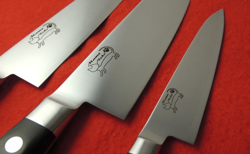 包丁 ふるさと納税専用「豆ねこ包丁」3本セット（牛刀、三徳、ペティ） セット ステンレス 牛刀 三徳 ペティ キッチン用品 日用品 耐久性 鳩山町 埼玉県 