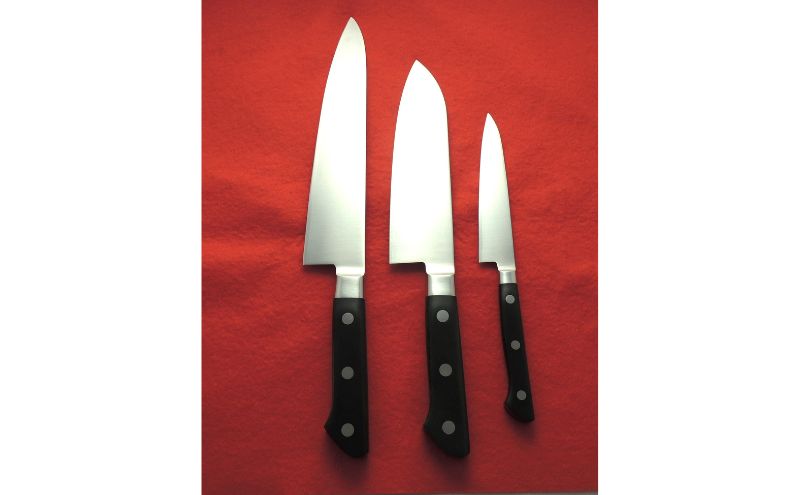 包丁 ふるさと納税専用「豆ねこ包丁」3本セット（牛刀、三徳、ペティ） セット ステンレス 牛刀 三徳 ペティ キッチン用品 日用品 耐久性 鳩山町 埼玉県 