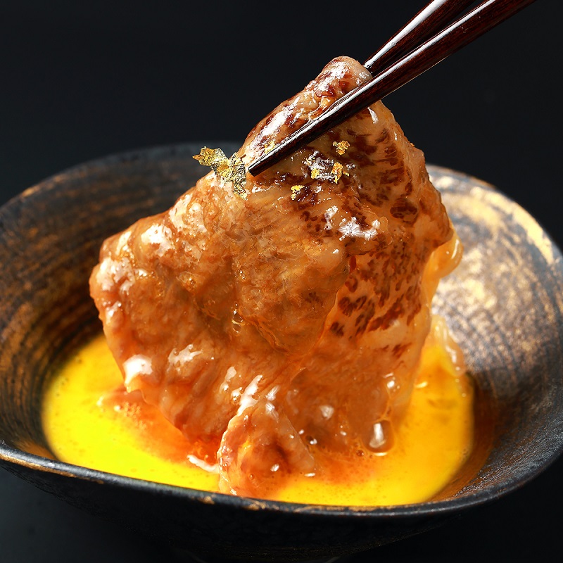 和牛セレブ】 神戸牛 すき焼き（モモ） 200g 【黒折箱入り