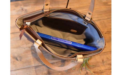 ハンドメイド　レザートートバッグ・名入れ可能【CC05W】