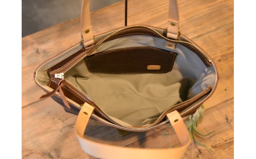 ハンドメイド　レザートートバッグ・名入れ可能【CC05W】