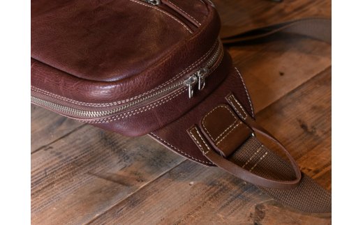 ハンドメイド　レザーワンショルダーバッグ・名入れ可能　【CC06W】
