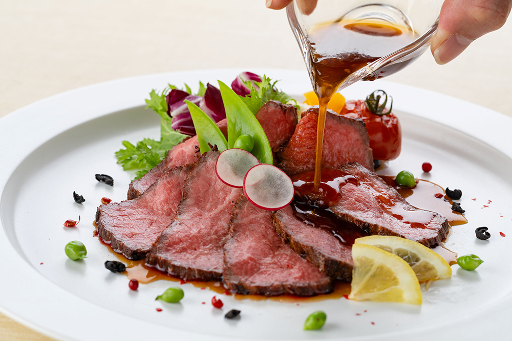 【カネ吉山本】近江牛　ローストビーフスライス300gローストビーフソース【Y156W】