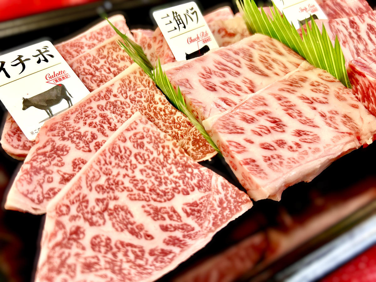 A5等級未経産雌牛　特選近江牛おすすめ部位　焼肉3種盛り　300ｇ【FO29W】