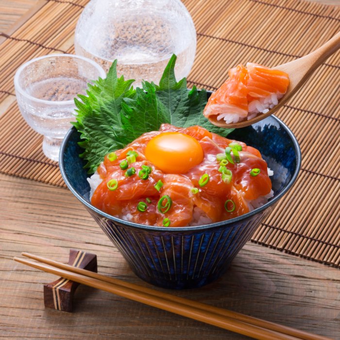 12-198 【年内配送12月15日入金まで】漬けサーモン～スモーク風味～　4個セット within2025