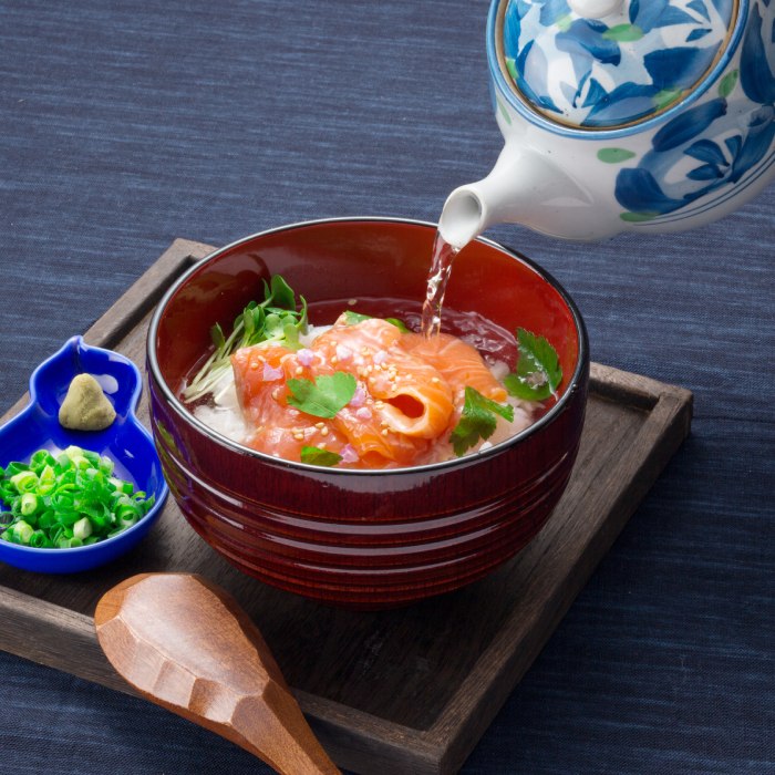 20-267 【年内配送12月15日入金まで】漬けサーモン～スモーク風味～　8個セット within2025