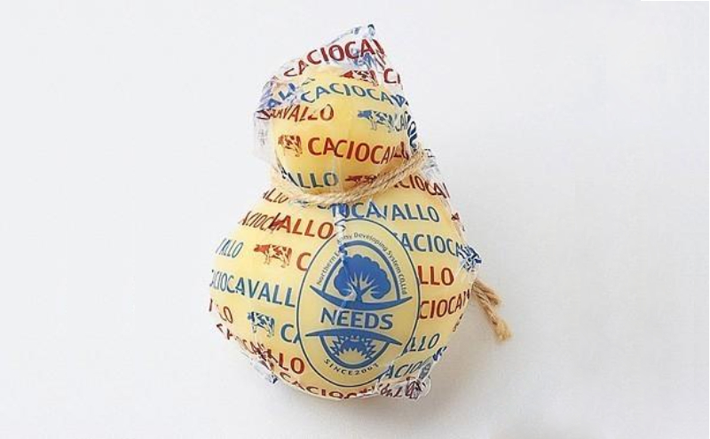 北海道 十勝 カチョカバロ 200g×2個 [チーズ工房NEEDS]【 カチョカバロ カチョカヴァロ チーズ ワイン 麦酒 ビール 酒 焼きチーズ おつまみ 乳製品  NEEDS ニーズ  受賞 北海道 十勝 幕別 】