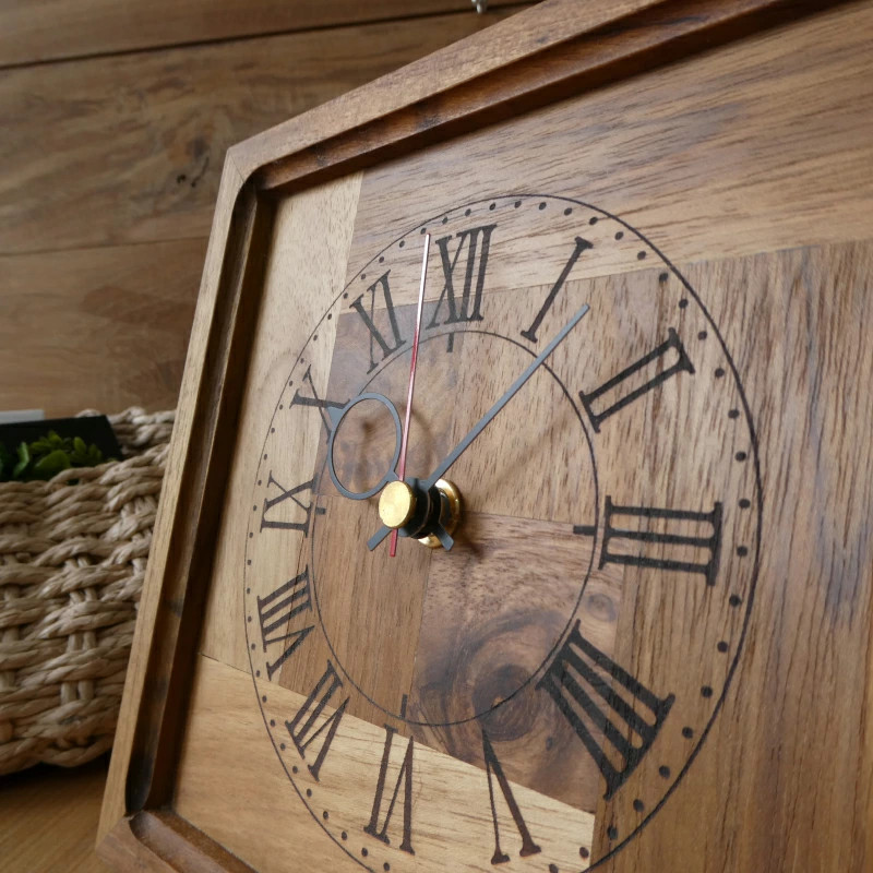 天然木チーク材の時計（掛け・置き兼用）［106K02] / 愛知県小牧市