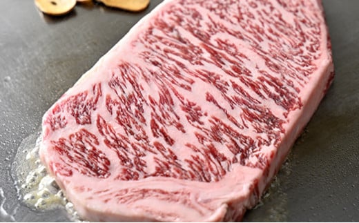 【森三商会】4等級以上の未経産雌牛限定　近江牛ステーキ600g(200g×3枚)（ロース）【GM01W】