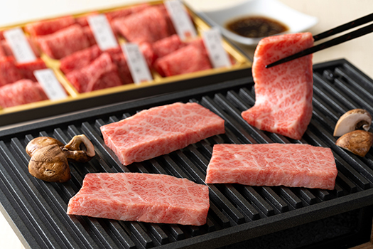 【カネ吉山本】近江牛【琵琶】すき焼き2種・焼肉6種盛り合わせ2段重【Y161W1】