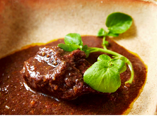 A5等級未経産雌牛　近江牛スネ肉ブロック　1kg　煮込み用ブロック【FO35W】