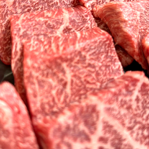 A5等級未経産雌牛　特撰近江牛 赤身 焼肉 500g 折箱入り ギフト【FO40W】