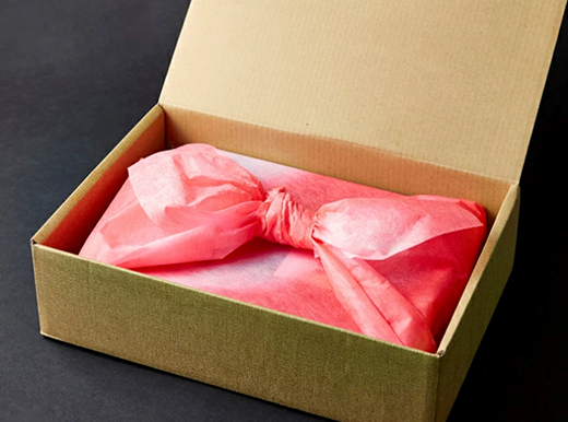 A5等級未経産雌牛　特撰近江牛 赤身 焼肉 500g 折箱入り ギフト【FO40W】