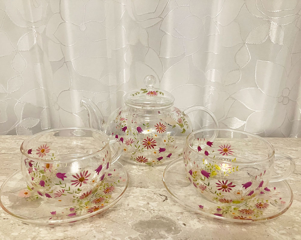 【絵付け手描き】ランプティーポット、カップ＆ソーサー 2点セット「華やぎ」 江上智子作 | ガラス ガラス製品 ティーポット ティーカップ 食器 器 茨城県 守谷市 送料無料