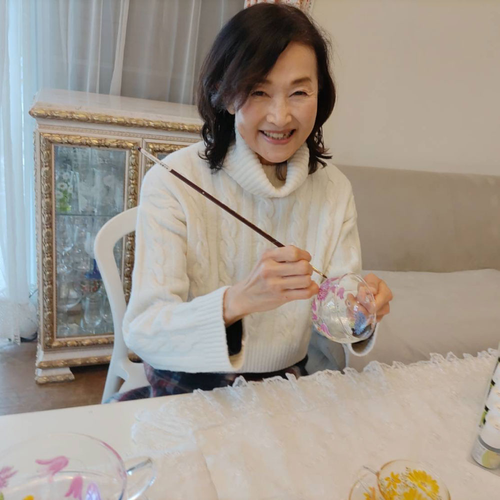 【絵付け手描き】ランプティーポット、カップ＆ソーサー 2点セット「華やぎ」 江上智子作 | ガラス ガラス製品 ティーポット ティーカップ 食器 器 茨城県 守谷市 送料無料