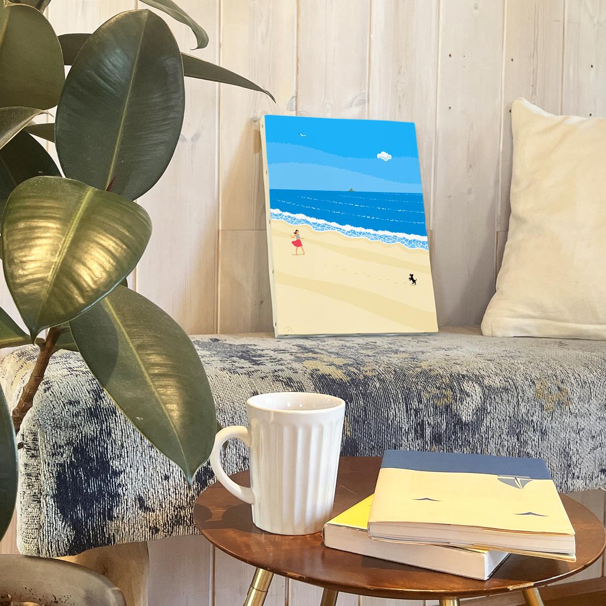 湘南・茅ヶ崎で描く、海を感じるイラストアート 『 湘南ランドスケープ01：波打ち際のキャッチボール 』　キャンバスアートパネル（中） 絵画 風景 犬 猫