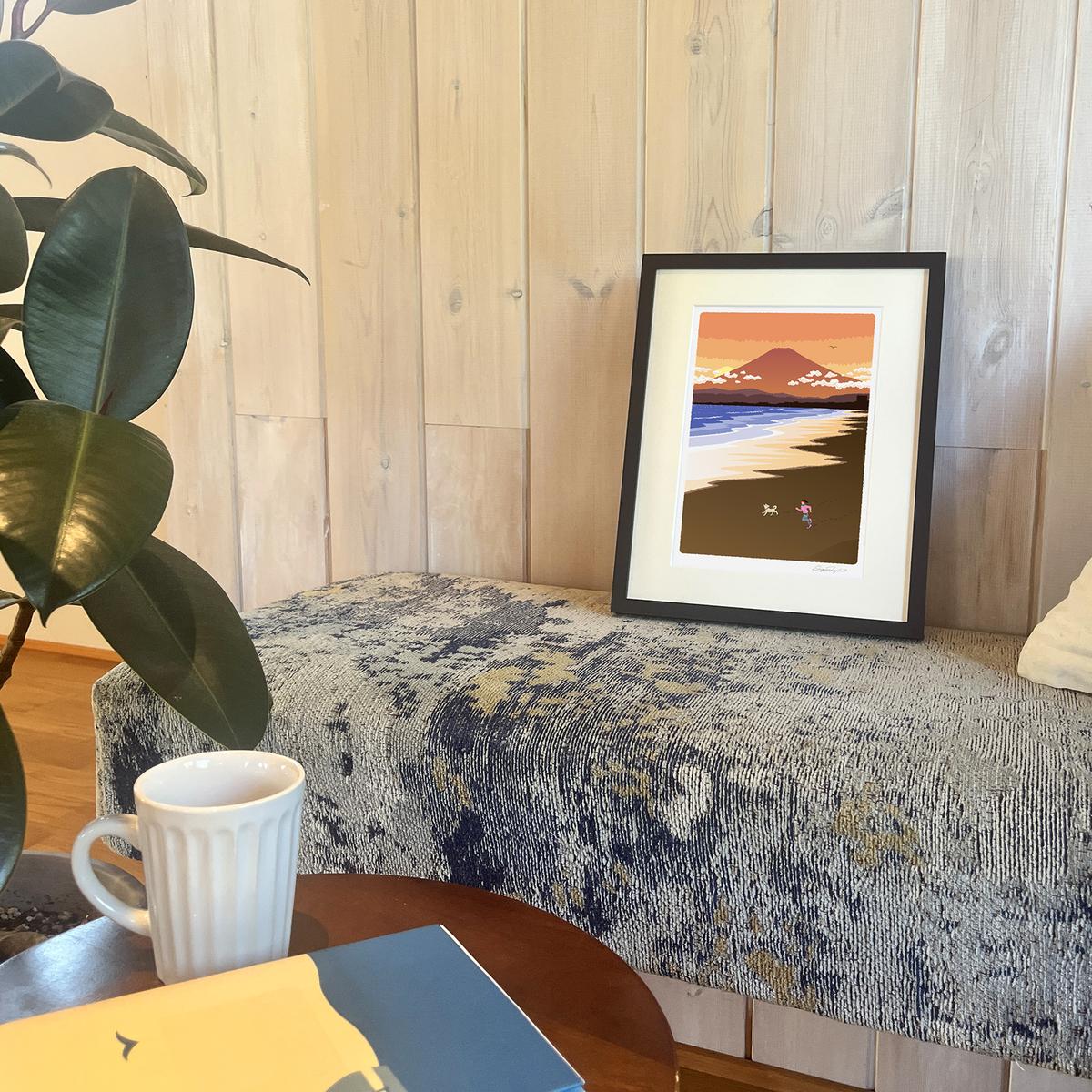 湘南・茅ヶ崎で描く、海を感じるイラストアート 『 湘南ランドスケープ11：湘南の富士と夕焼けの軌跡 』 ジークレーアートフレーム （小） /絵画　風景　版画