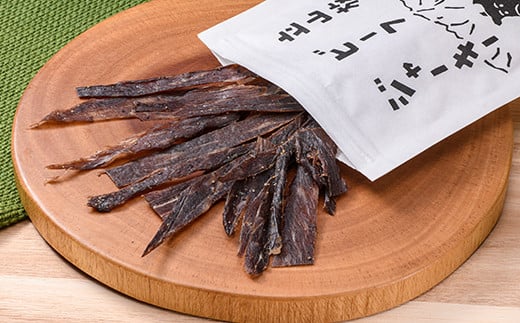 立山放牧牛のビーフジャーキー（3個） カシワファーム 牛肉 立山放牧牛 ビーフジャーキー おつまみ おやつ 携行食 富山県 立山町 お歳暮 お中元 F6T-546