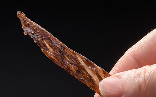 立山放牧牛のビーフジャーキー（3個） カシワファーム 牛肉 立山放牧牛 ビーフジャーキー おつまみ おやつ 携行食 富山県 立山町 お歳暮 お中元 F6T-546