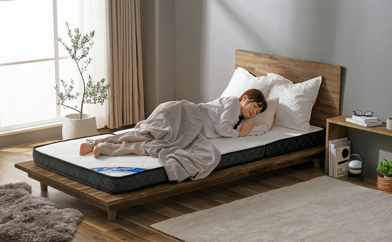 マットレス シングル 三つ折り 三つ折りポケットコイルマットレス 11ｃｍ PMTS11S-3S ホワイト アイリスオーヤマ 折りたたみ ポケットコイル コンパクト 軽量 お手入れ 簡単 折り畳み 11センチ 敷布団 一人暮らし