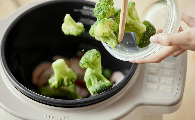 自動調理鍋 自動調理器 電気調理鍋アイリスオーヤマ DAC-IB2-C アイボリー 時短 揚げ物 炒め物 煮る 蒸す 発酵 低温調理 かき混ぜ 回転 ほったらかし 電気調理器 シェフドラム CHEF DRUM 簡単操作 予約 保温