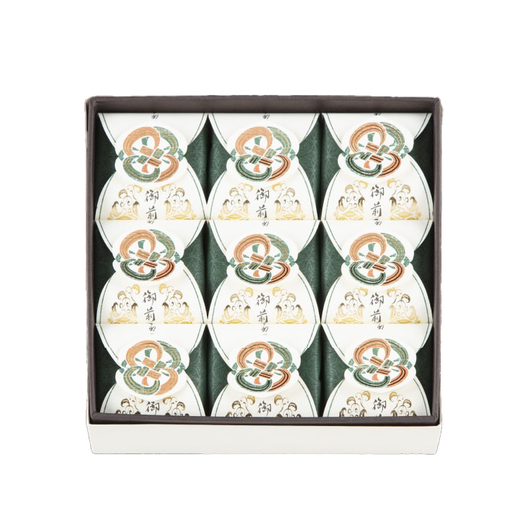 愛媛県鬼北町のふるさと納税 【宗家 源吉兆庵】栗をまるごと使用した『御前栗』9個セット ｜ 愛媛県 鬼北町 和栗 くり 高級 贅沢 和菓子 贈答用 季節限定 希少 旬の味 絶品　※離島への配送不可　※2026年1月中旬頃までに順次発送予定