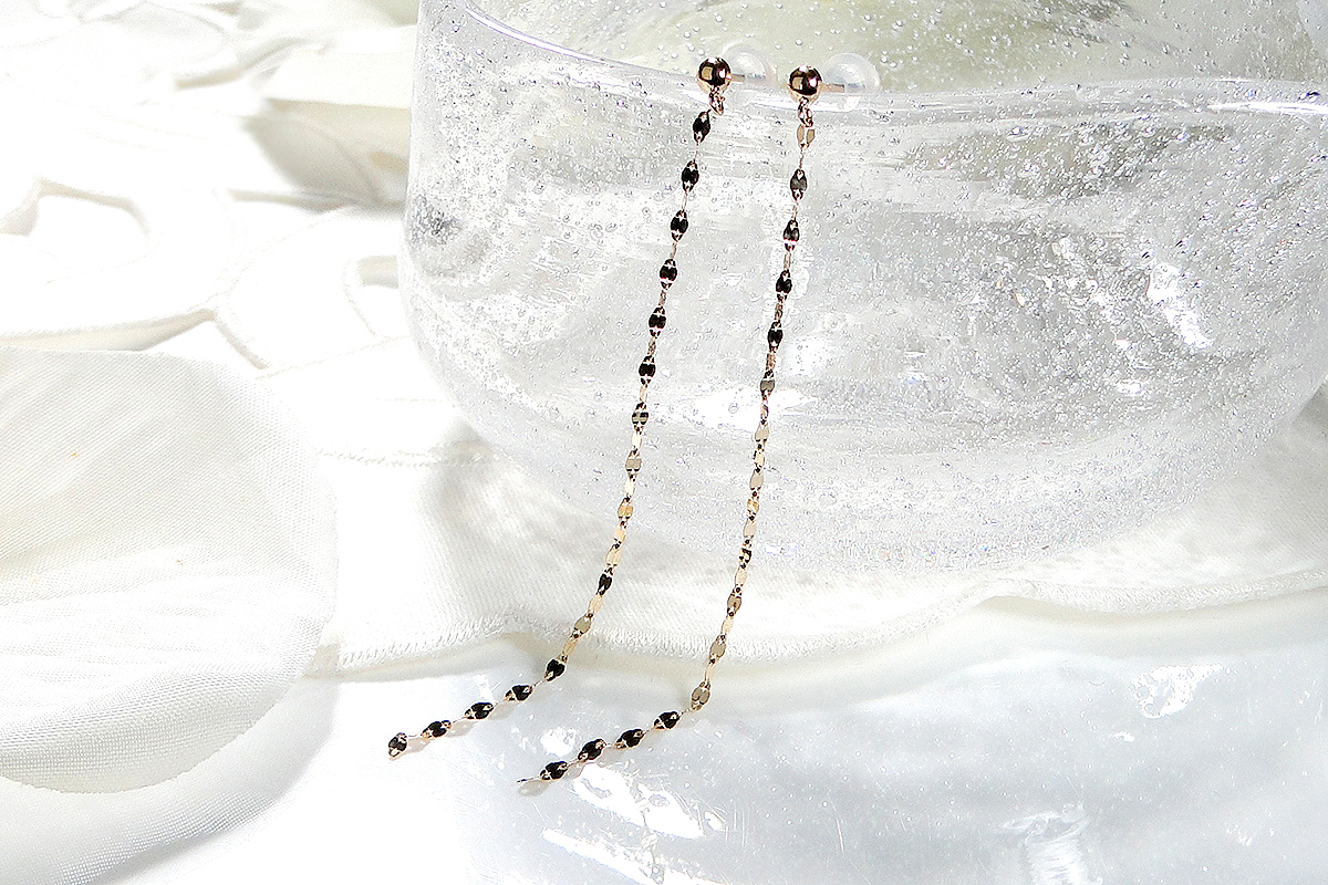 山梨県昭和町のふるさと納税 【K10YG】 エクレア チェーンピアス　EmP0019-10Y SWAV025