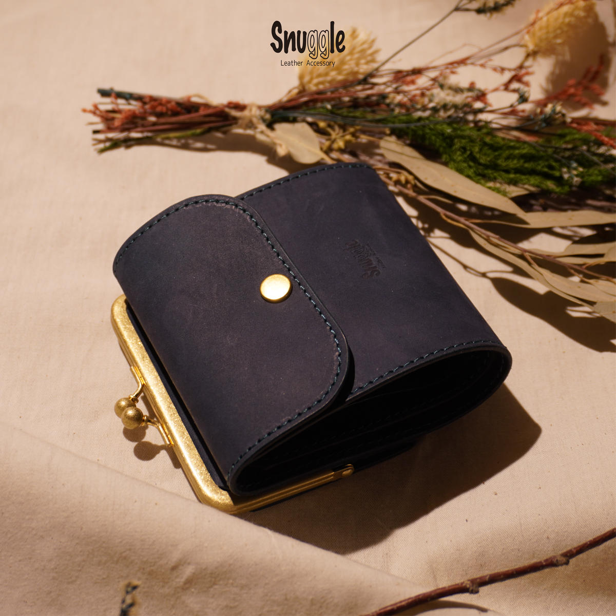 【4色展開】がま口ミドルウォレット　革小物　ハンドメイド　手縫い　一点物　財布　スナッグルレザー