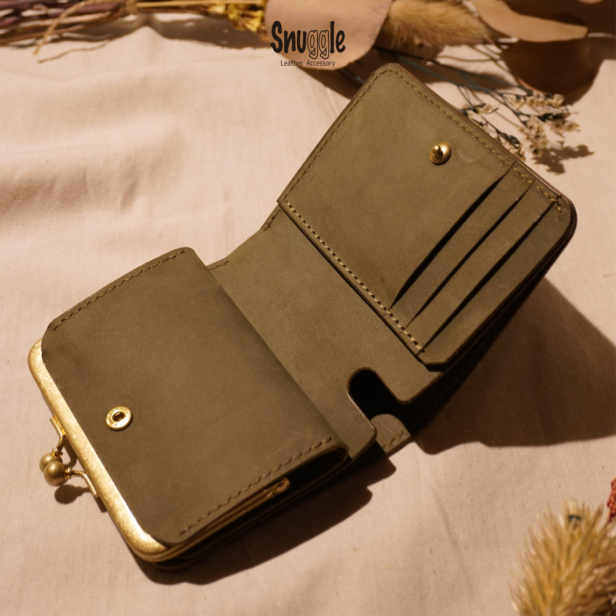 【4色展開】がま口ショートウォレット　カットアウト　革小物　ハンドメイド　手縫い　一点物　財布　スナッグルレザー