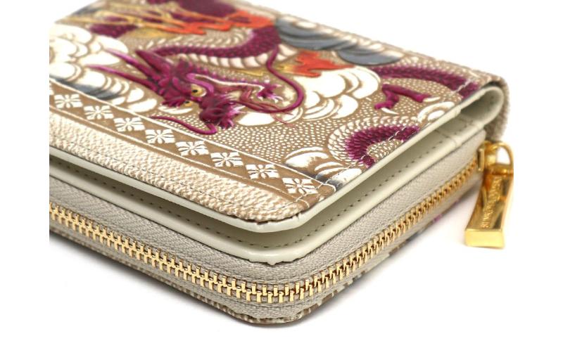 【文庫屋大関】二つ折りファスナーミニ財布 龍＜ワイン＞【皮革工芸品】財布 二つ折り 小物 お札 カード 小銭 コンパクト 牛革 手作り 日本製 墨田区 東京都