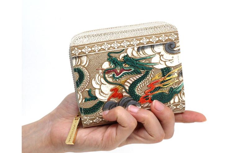 【文庫屋大関】二つ折りファスナーミニ財布 龍＜緑＞【皮革工芸品】財布 二つ折り 小物 お札 カード 小銭 コンパクト 牛革 手作り 日本製 墨田区 東京都