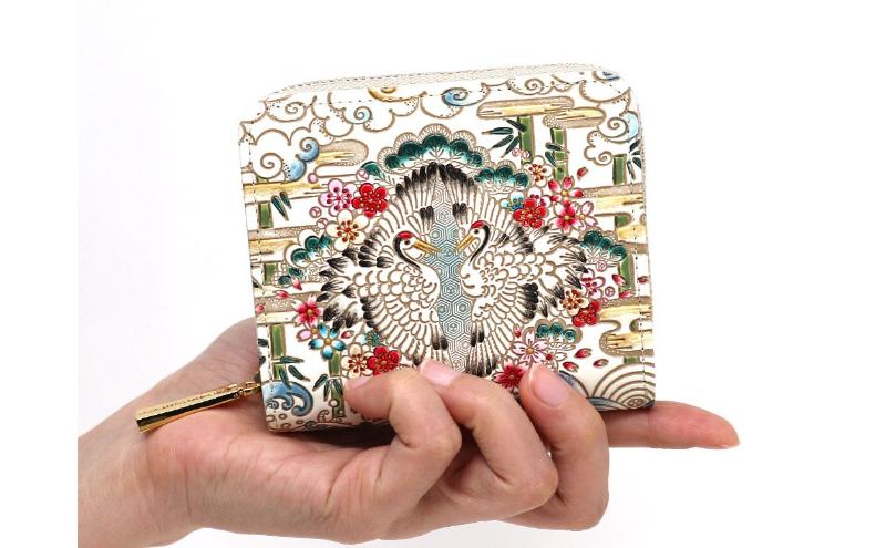 【文庫屋大関】二つ折りファスナーミニ財布 むかい鶴【皮革工芸品】財布 二つ折り 小物 お札 カード 小銭 コンパクト 牛革 手作り 日本製 墨田区 東京都