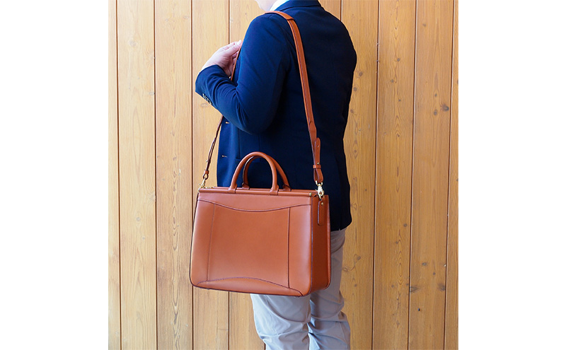 ビジネス ショルダー A4 キャメル  革 革製品 レザー 牛革 ギフト プレゼント おしゃれ  シンプル ファッション かばん カバン 鞄 北海道 赤平 いたがき