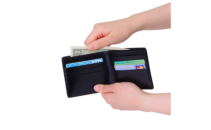 二つ折り カード 札入れ ブラスコット 黒  財布 さいふ 革 革製品 レザー 牛革 ギフト プレゼント おしゃれ ウォレット シンプル ファッション 北海道 赤平 いたがき