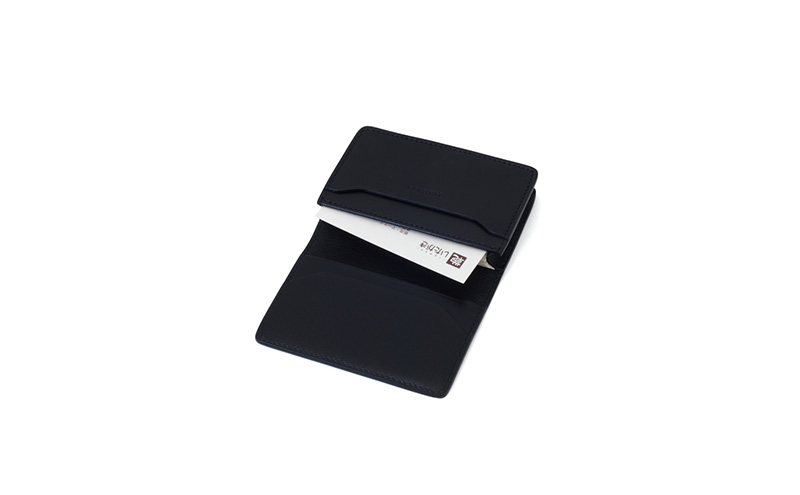 マルチ名刺入れ ブラスコット 黒 財布 さいふ 革 革製品 レザー 牛革 ギフト プレゼント おしゃれ ロング ウォレット シンプル ファッション 北海道 赤平 いたがき