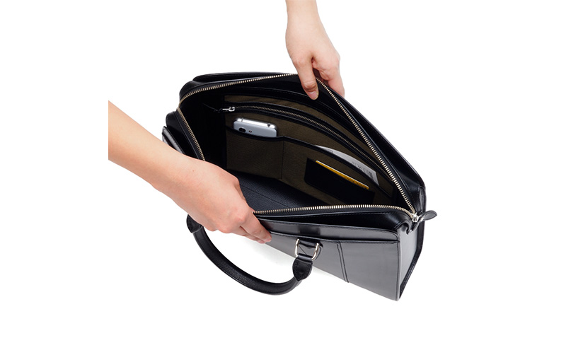 ビジネスバッグ A4 ブラスコット 黒 革 革製品 レザー 牛革 ギフト プレゼント おしゃれ  シンプル ファッション かばん カバン 鞄 北海道 赤平 いたがき