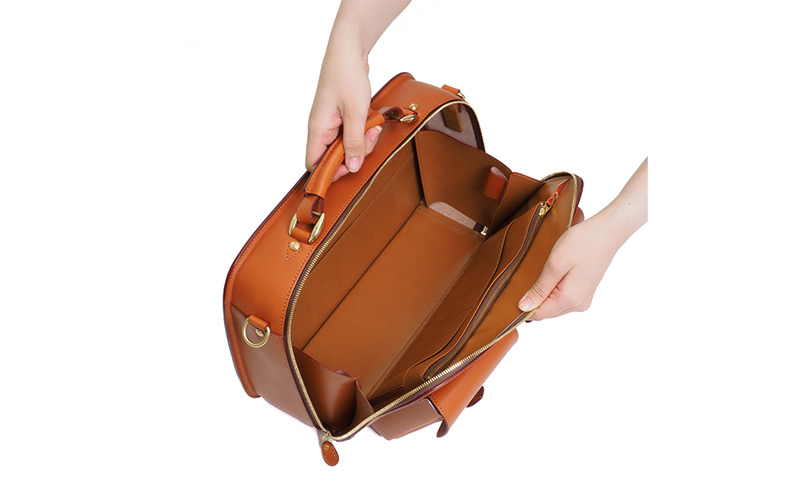 ショルダーバッグ A4 キャメル 革 革製品 レザー 牛革 ギフト プレゼント おしゃれ  シンプル ファッション かばん カバン 鞄 北海道 赤平 いたがき