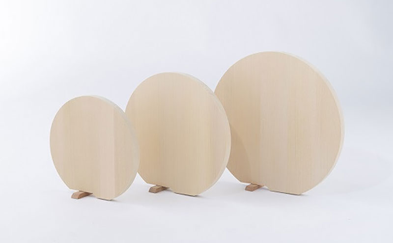 青森ひばの丸まな板 スタンド付き L 木製 青森ひば 青森ヒバ 木工品 卓上 国産 キッチン用品 調理器具 アウトドア キャンプ カットボード カッティングボード 梅沢木材工芸社